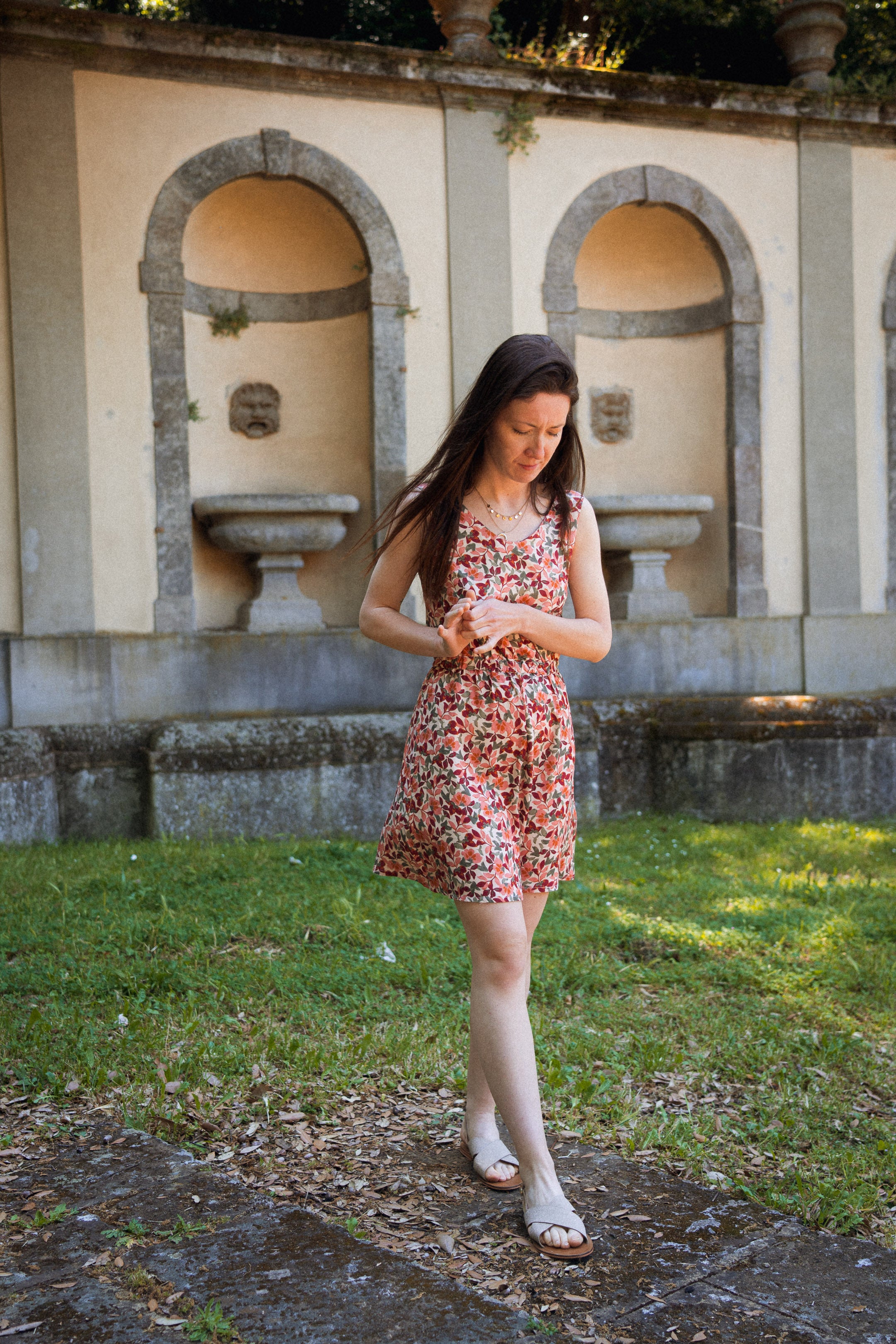 Stilvolles Sommerkleid Michelle – französische Modemarke für moderne Damenmode mit zeitloser Eleganz und nachhaltigem Anspruch.