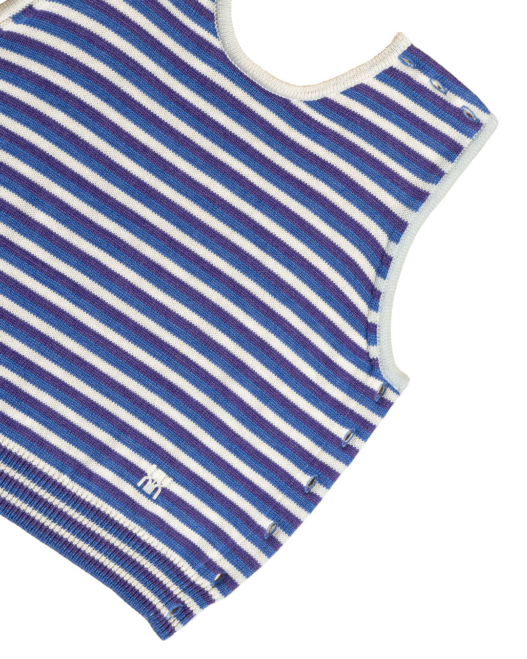 Detailaufnahme des modulares Vorderteils Cassiopée aus Merinowolle, blau-violett gestreift – feine Textur und nachhaltige Materialien aus Frankreich