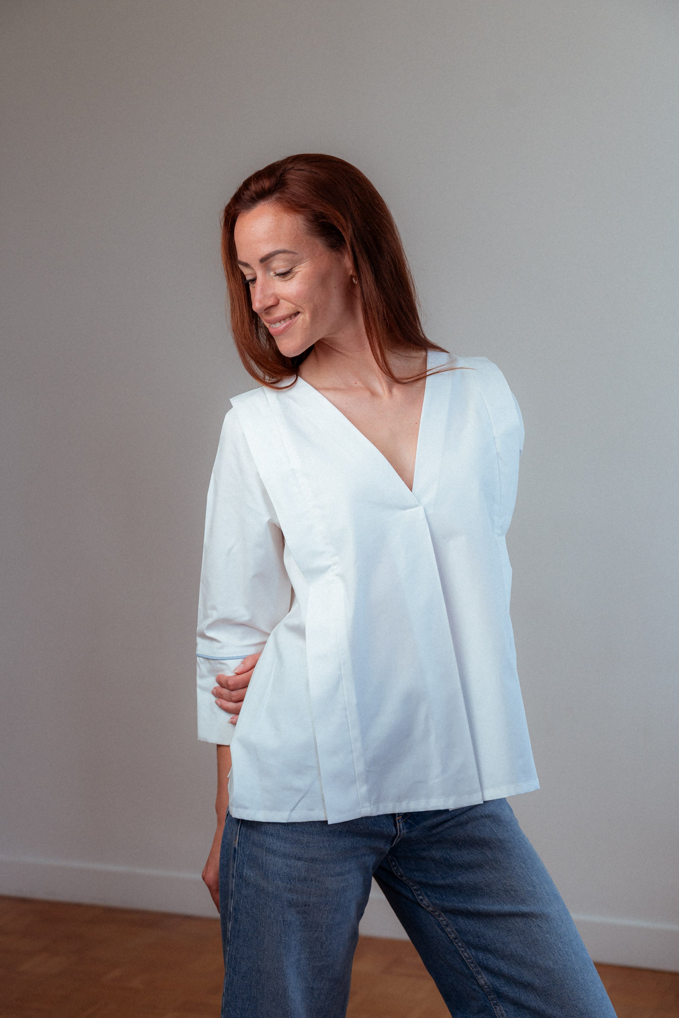 Stillbluse Camille – aus Bio-Baumwolle & Tencel mit 3/4-Ärmeln und diskretem Stillreißverschluss.