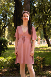 Altrosa Damenkleid für den Sommer – französische Eleganz trifft Komfort, ideal für Freizeit, Urlaub oder den Alltag.