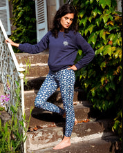 Nahaufnahme des Ärmels und der Textur des 'Héron'-Sweatshirts – feine Details des Materials und der hochwertigen Verarbeitung.
