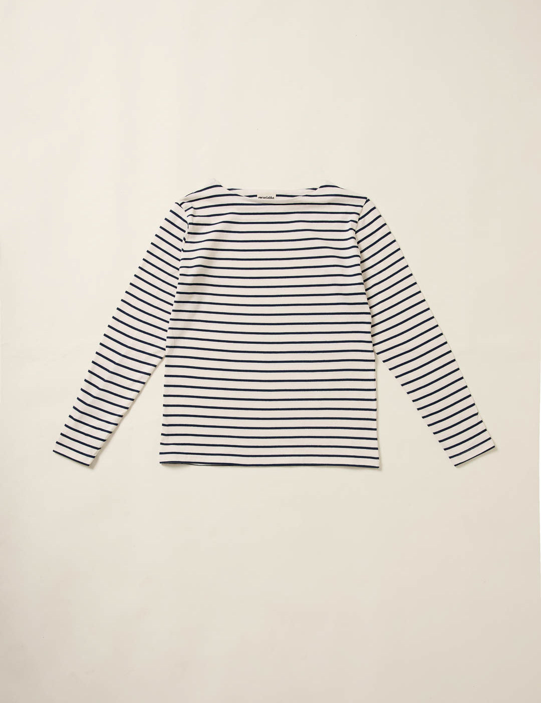 Gestreiftes Langarmshirt für Damen in blau-weißen Streifen, aus 100 % Bio-Baumwolle. Hergestellt in Frankreich, fair produziert und nachhaltig – zeitlose französische Mode für Damen, ideal für den Alltag.